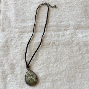 Elegant Green Pendant Necklace with brown suede